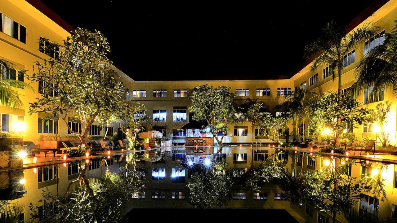 Aston Tanjung Pinang Hotel & Conference Center Exterior photo