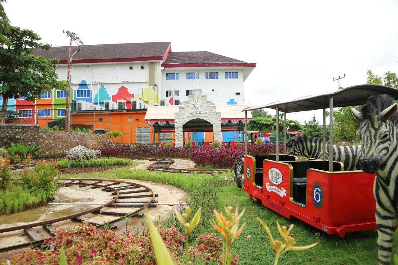 Aston Tanjung Pinang Hotel & Conference Center Exterior photo